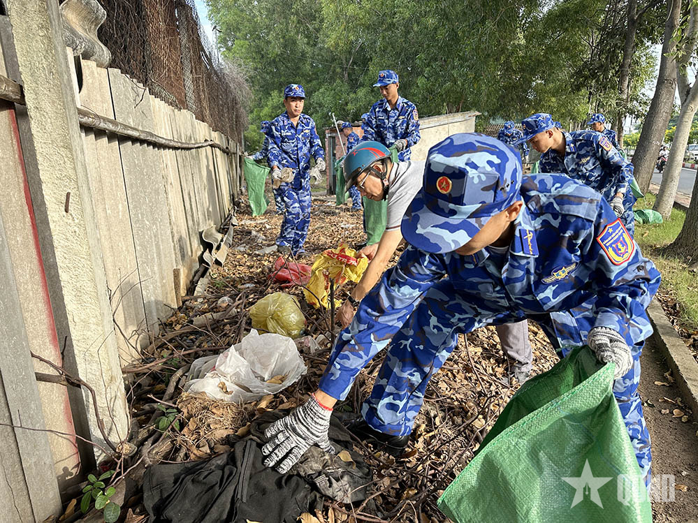 Vùng Cảnh sát biển 3 ra quân “Ngày Chủ nhật xanh”